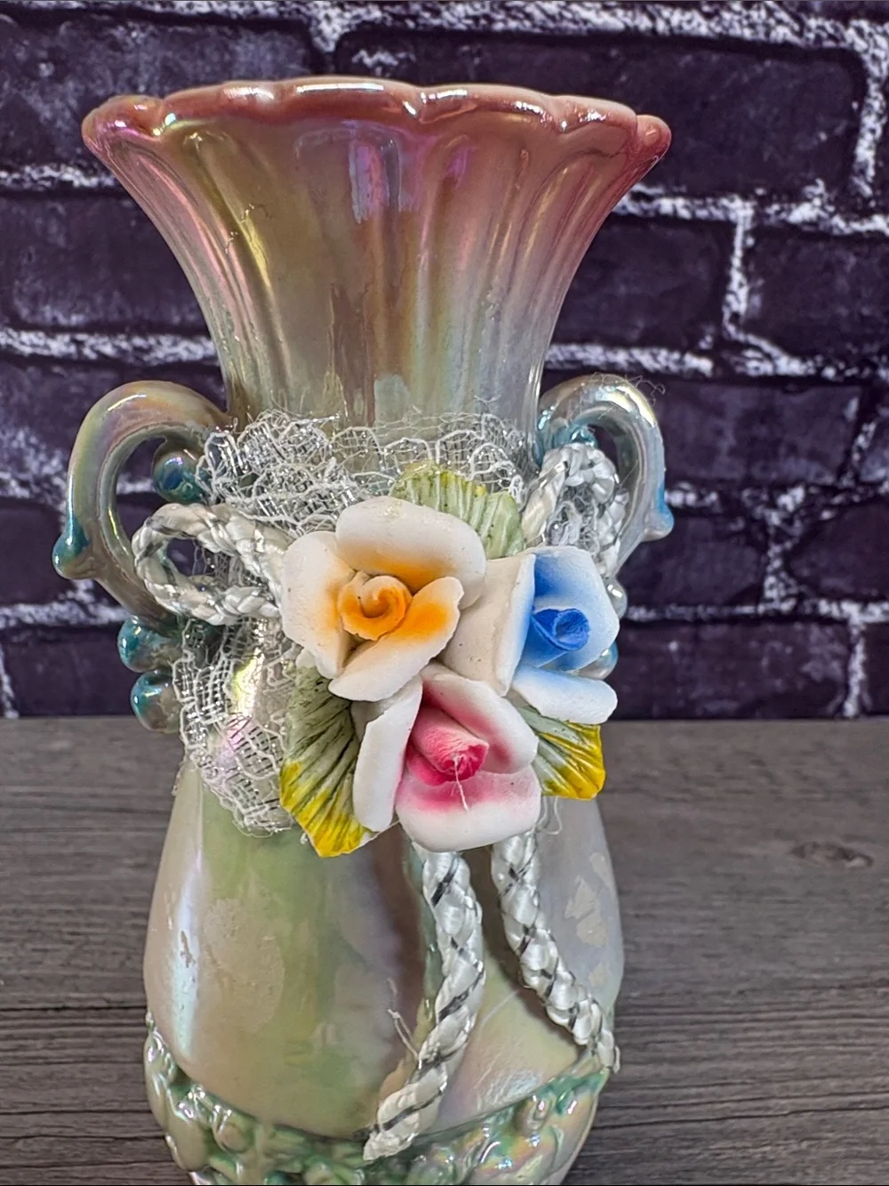 N/A elegant iridescent